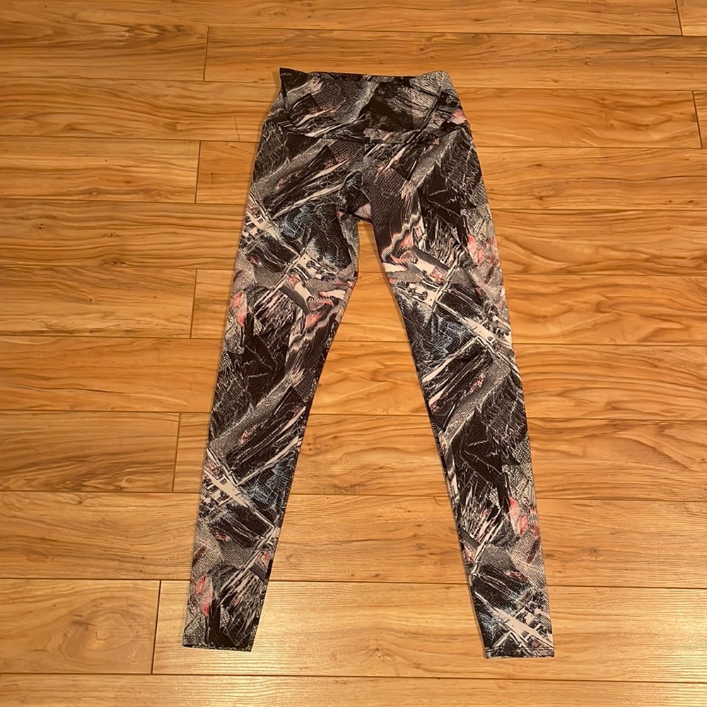 Onzie Flow Leggings Size S/M